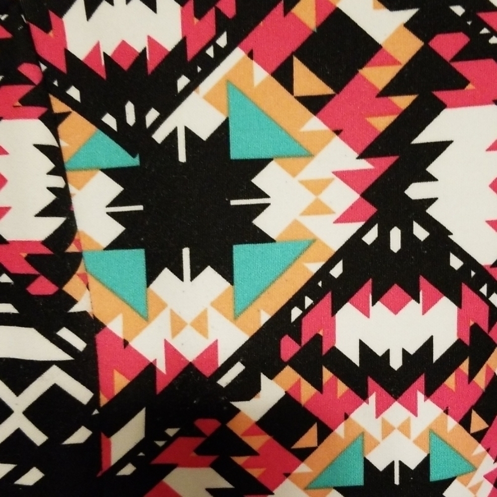 Charlotte Russe Womens Juniors  Sleeveless Top Colorful Aztec Sz M GUC READ - Picture 2 of 5